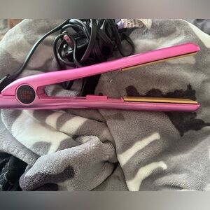 Ultra CHI Pink Hair Straightener